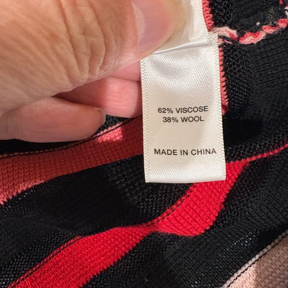 St. John ombré Striped Viscose Wool Blend Top sweater sz M black red - Picture 4 of 6